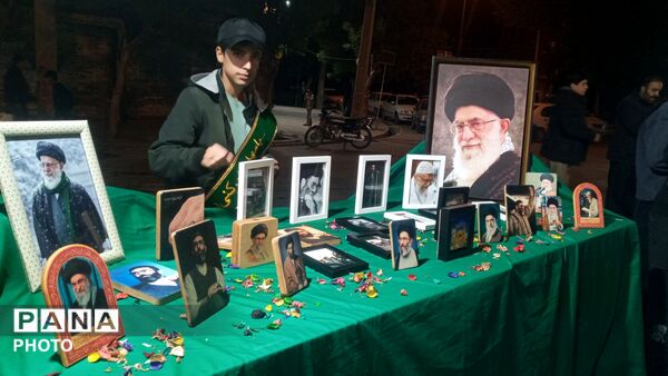 مردم انقلابی نورآباد در هفتاد و نهمین شب ، محکم تر و استوار تر از شب های قبل