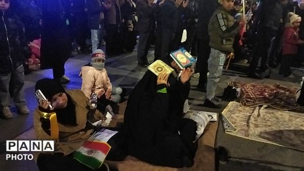 نیشابوری ها قرآن ها را به سر گرفتند-۲