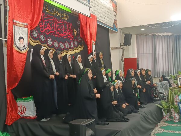 تکریم خانواده شهدا در مسجد حضرت محمد مشهد مقدس