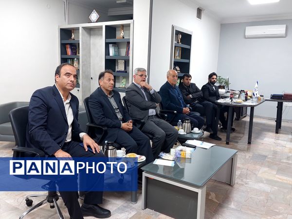 نشست مشترک مجامع خیرین مدرسه ساز خراسان رضوی با رئیس جامعه خیرین مدرسه ساز کشور