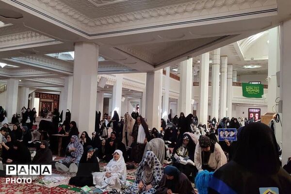 اجتماع فرهنگیان در آستانه بازگشایی مدارس در نماز جمعه شیراز