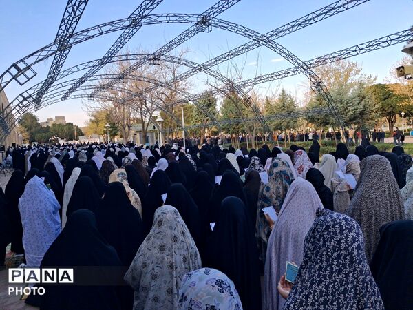 نماز عید سعید فطر در شهرستان کاشمر 