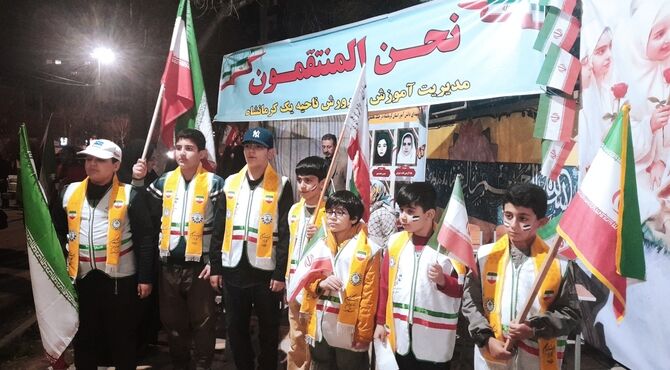 برپایی موکب آموزش و پرورش ناحیه یک کرمانشاه در راهپیمایی شبانه
