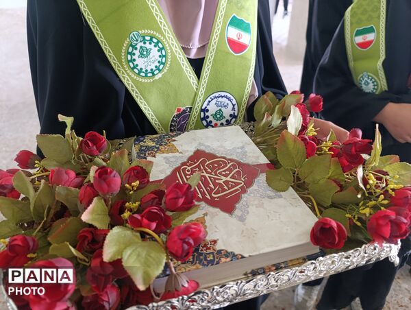 طنین قرآن، عترت و نماز در مشهدمرغاب