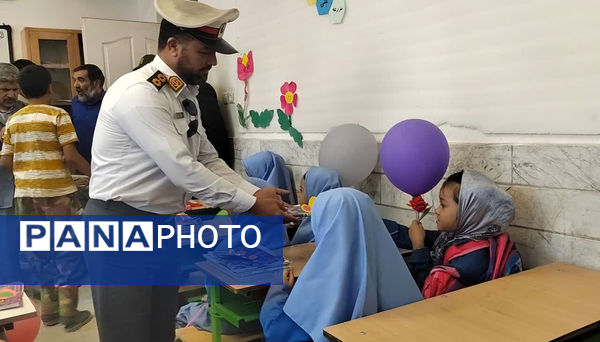 حضور مسئولان شهرستان جعفرآباد قم در دبستان حضرت زینب(س)