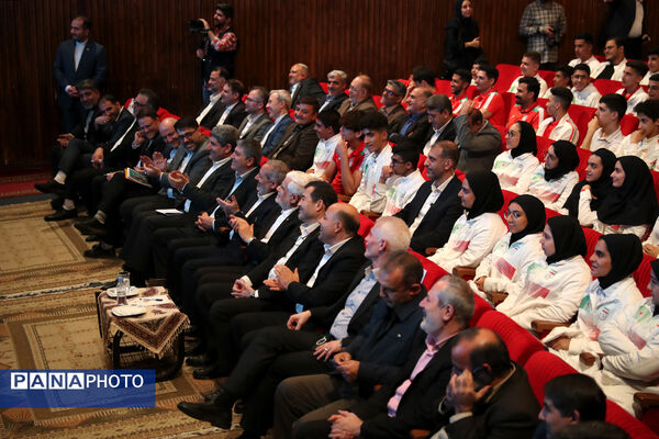 تجلیل از مدال آوران ورزش دانش‌آموزی