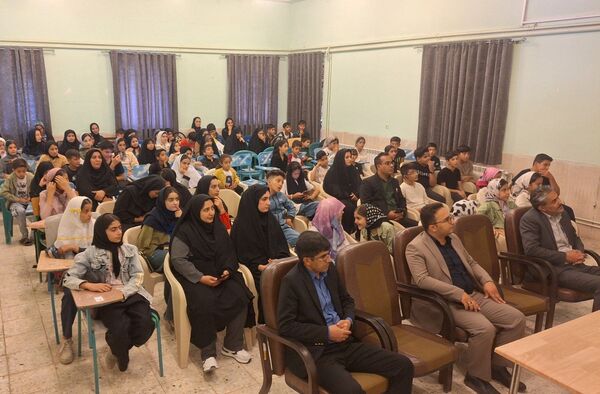 تجلیل از نوگلان سلامت و سفیران رسانه در افتتاحیه طرح اوقات فراغت 