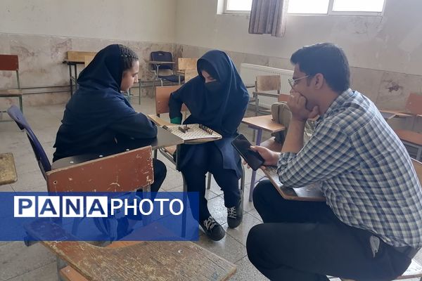 دوره توانمندسازی راه‌یافتگان ناحیه 3 شیراز به المپیاد رویش استانی