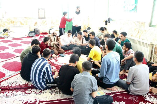 برگزاری حلقه‌های معرفتی صالحین در اعتکاف دانش‌آموزی فهرج
