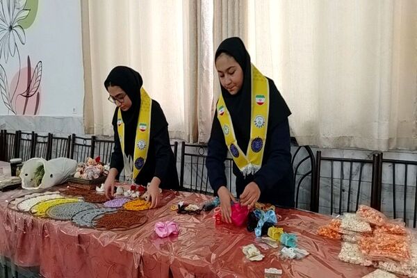 برپایی نمایشگاه و بازارچه کارو فناوری در دبیرستان شهید مجید دهنوی نیشابور