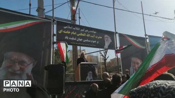 بیعت باشکوه مردم شهید پرور شهرستان کوهدشت با رهبر انقلاب