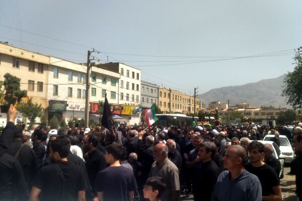 تشییع پیکر شهدای مدافع وطن در شهرک وحدت شهرستان فردیس