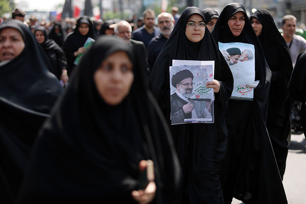 تشییع شهدای خدمت در تهران 