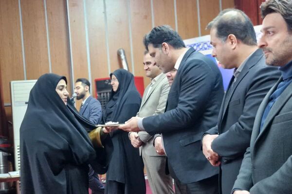 آیین تجلیل و اختتامیه طرح‌های آموزشی معاونت آموزش متوسطه و برگزیدگان رتبه‌های برتر آموزشی در قرچک