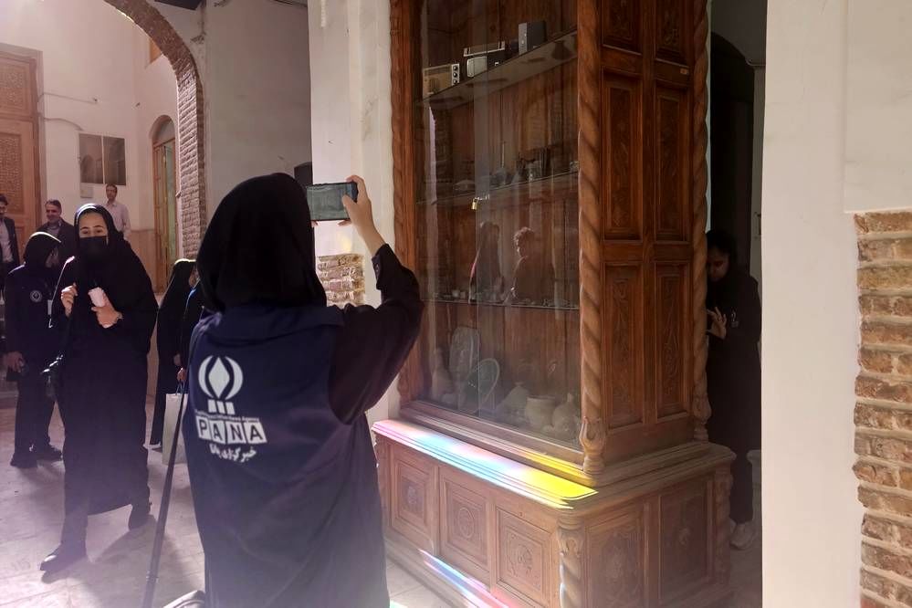 بازدید دانش‌آموزان خبرنگار پانا از مدرسه تاریخی دارالفنون
