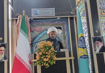 نماز عبادی سیاسی جمعه در مسجد جامع شهر سفید‌دشت 