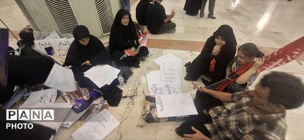 وداع با آقای شهید ایران