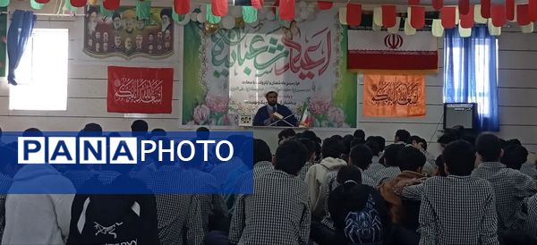 شادی دانش‌آموزان راه ایمان قلعه‌گنج در جشن ولادت حضرت علی‌اکبر(ع)