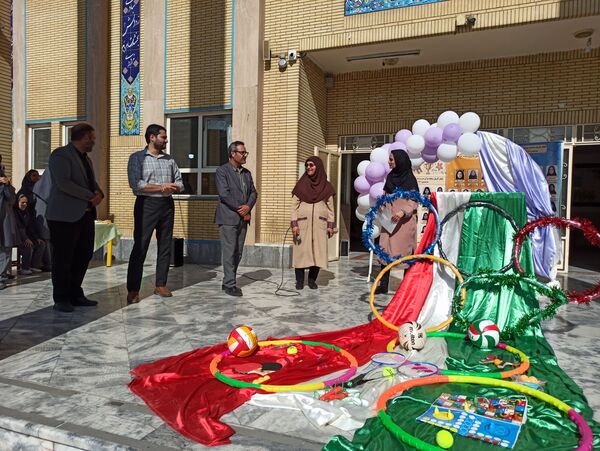 المپیاد ورزشی درون مدرسه ای در دبیرستان دخترانه ۱۳ آبان