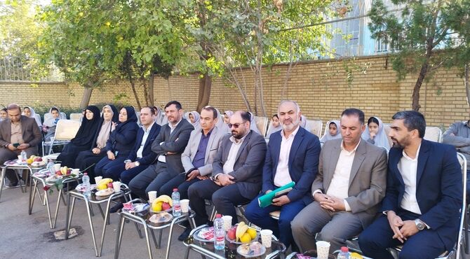 نواخته شدن زنگ استانی پدافند غیر عامل در دبستان حورا ناحیه ۳