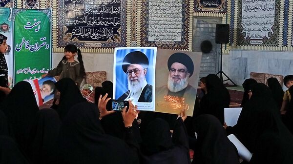 خروش شیر زنان چهارمحال‌وبختیاری در حمایت از رهبر انقلاب