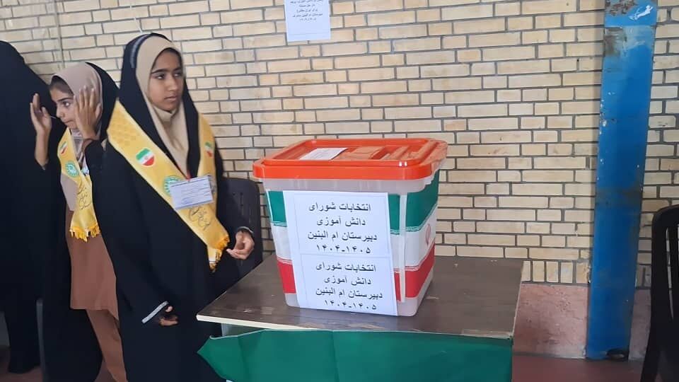 برگزاری انتخابات شورای دانش‌آموزی در مدارس سندرک