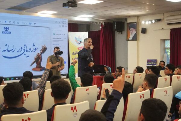 افتتاحیه اردوی ملی خبرنگار مسئله‌محور پانا پسران
