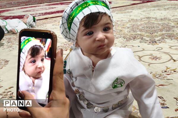 حضور مادران و نوزادان شش ماهه در همایش شیرخوارگان حسینی