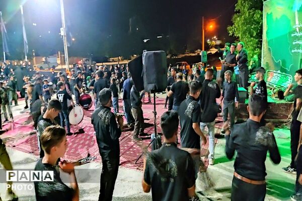 هیئت زنجیر زنی در هشتمین شب از ماه محرم الحرام در حسینیه شهدای شهر بار