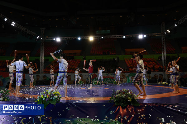 جشن قهرمانی تیم‌های ملی کشتی آزاد و فرنگی ایران