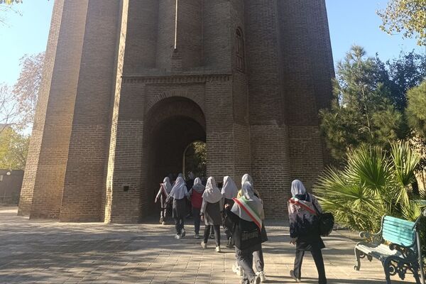اردوی ری گردی دانش‌آموزان دبستان حاتم ناحیه دو شهرری