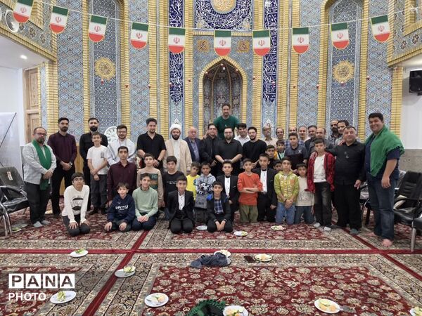 قرائت قرآن‌آموزان ساوجبلاغ در مسجد ولی عصر 