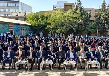 نواخته شدن زنگ آغاز سال تحصیلی در کرمانشاه 
