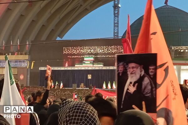 حضور غیور مردان چهارمحال و بختیاری در آیین وداع و تشییع رهبر شهید انقلاب اسلامی ایران