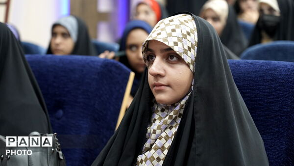 اختتامیه نمایشگاه های مدرسه انقلاب