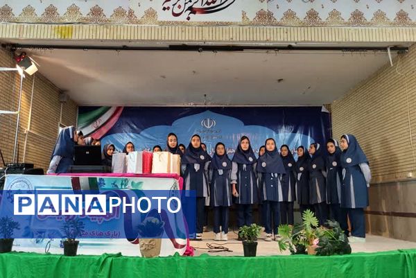 تجلیل از  دانش‌آموزان برگزیده جشنواره‌های فرهنگی هنری، المپیاد رویش و خبرنگاران پانا زرقان