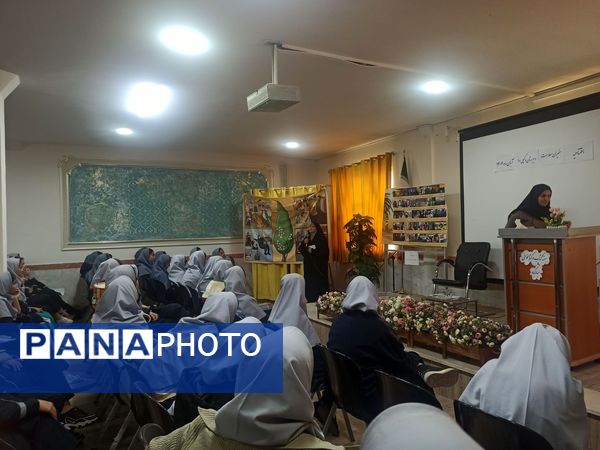 گرامیداشت هفته کتاب و کتابخوانی به همراه پرده خوانی شهادت حضرت فاطمه(س)