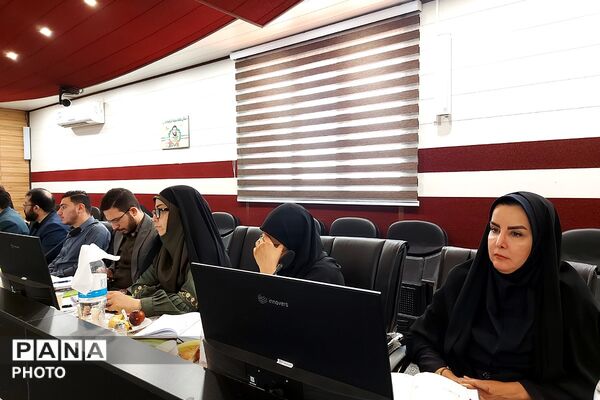 نشست تخصصی مسئولین امور اداری مناطق ۲۱ گانه شهرستانهای تهران در کهریزک