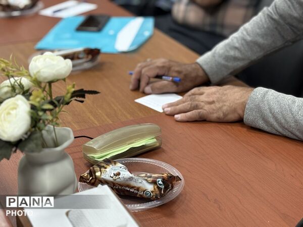 نشست هماهنگی مراسم استانی «احلی من العسل» در اسلامشهر