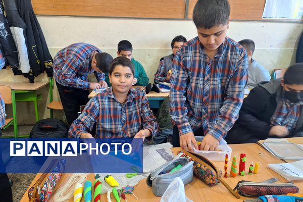 ایجاد انگیزه و خلاقیت در دانش‌آموزان با آموزش هنرهای تجسمی 