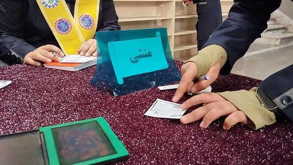 انتخابات شورای دانش آموزی در دبیرستان هوشیار
