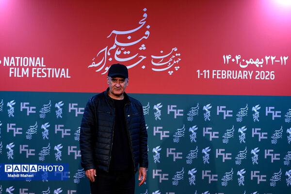 نشست نقد و بررسی فیلم «غوطه‌ور» در چهل و چهارمین جشنواره ملی فیلم فجر