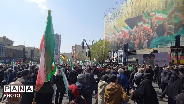 تشیع شهدای ناوشکن دنا و شهید لاریجانی در تهران