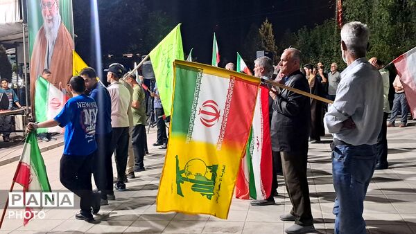 تجدید بیعت با رهبر انقلاب در شب هشتادو نهم