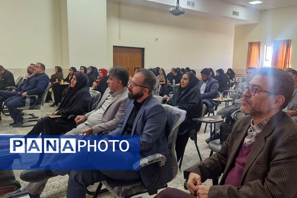 همایش فصلی مدیران مدارس فشافویه با تأکید بر قانون مداری، ارتقای کیفیت آموزشی و سلامت دانش آموزان 