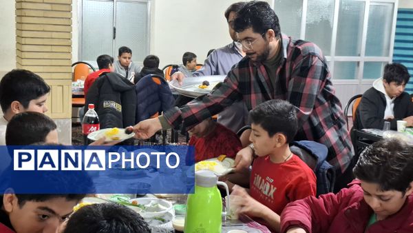 افطار دوستانه دبیرستان ملاصدرا؛ لحظاتی به یادماندنی برای دانش‌آموزان