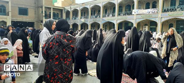 نماز باشکوه فطر در شهرکرد 