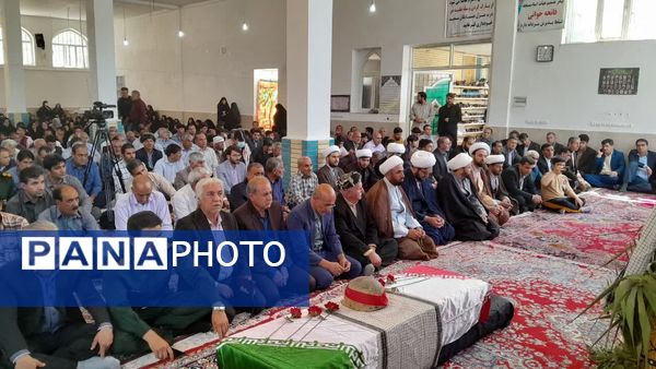 مراسم گرامیداشت شهدای بمباران هوایی شهرستان ایوانغرب