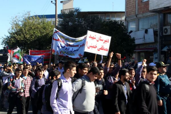 خروش دانش‌آموزان گرگانی در روز حماسه و بصیرت