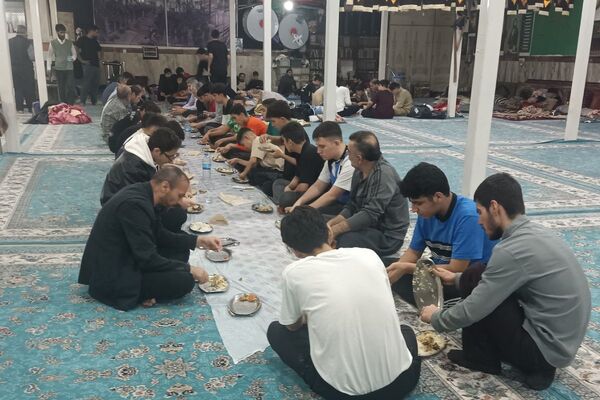 مراسم معنوی اعتکاف در مسجد اعظم حضرت ابوالفضل (ع) بهارستان دو